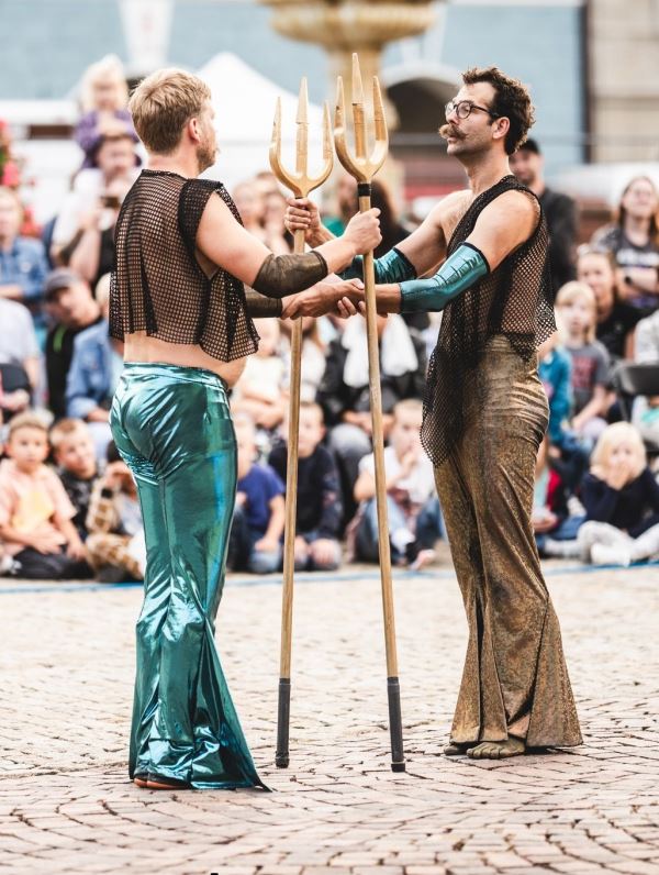 BRATŘI V TRICKU: MOŘŠTÍ PÁNOVÉ